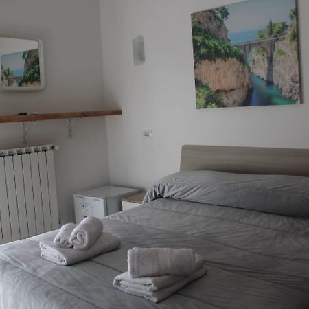 Bed & Breakfast Il Sentiero อาเจโรลา ภายนอก รูปภาพ