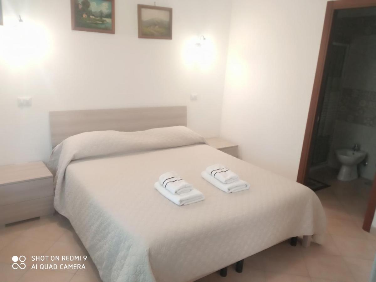 Bed & Breakfast Il Sentiero อาเจโรลา ภายนอก รูปภาพ