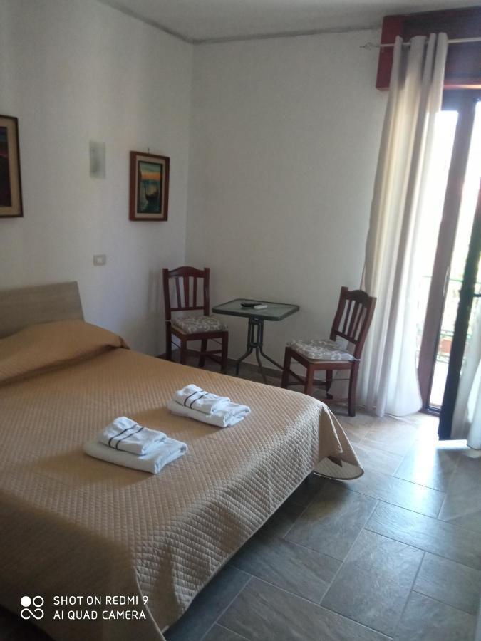 Bed & Breakfast Il Sentiero อาเจโรลา ภายนอก รูปภาพ