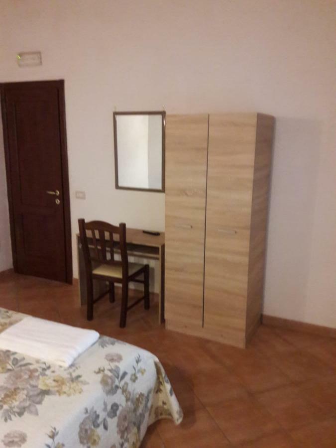Bed & Breakfast Il Sentiero อาเจโรลา ภายนอก รูปภาพ
